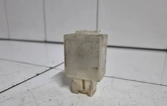 Mazda MPV II LW Other relay GJ6A66830 3211224320