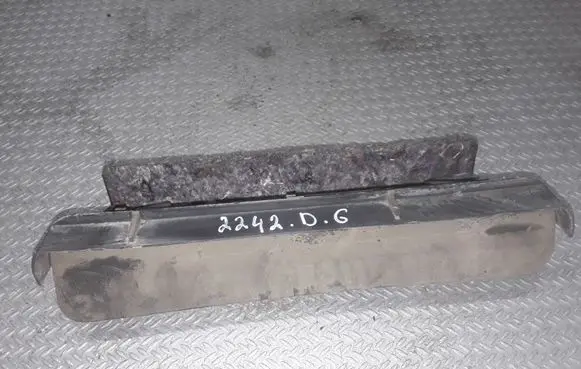 Citroen C4 I Quarter panel pressure vent 