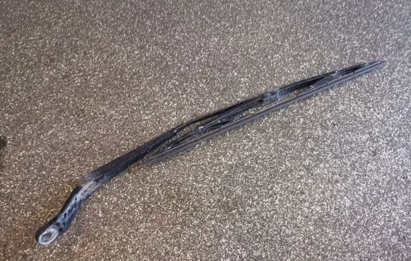 Ford Galaxy Front wiper blade arm 7M1955410