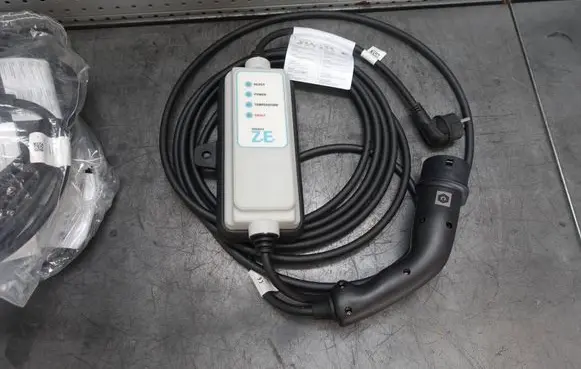 Renault Zoe Electric car charging cable 296902497R BG32P6210ARE 35512680022105E