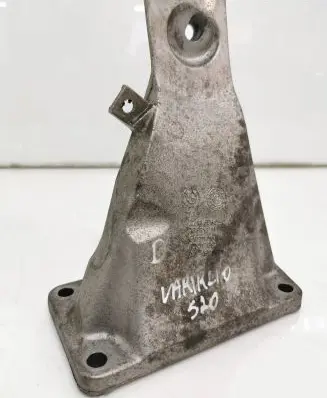 BMW 5 E60 E61 Engine mounting bracket 6761150 22116761150 736813