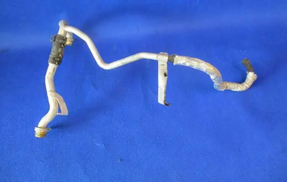 Volkswagen Touareg III Engine coolant pipe/hose 059121085L
