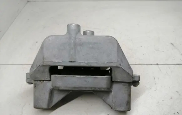 Mitsubishi Outlander Engine mount bracket