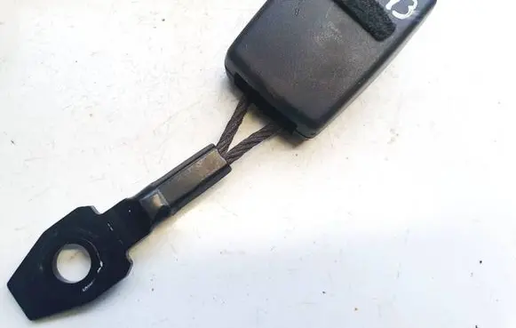 Audi TT Mk1 Front seatbelt buckle 8n085775501c