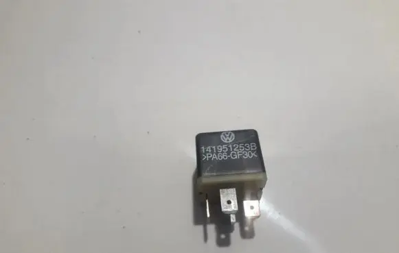 Volkswagen Golf IV Other relay 141951253B