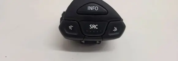 Steering wheel buttons/switches
