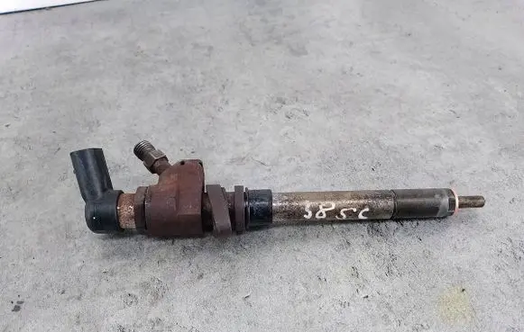 Volvo V50 Fuel injector 9657144580