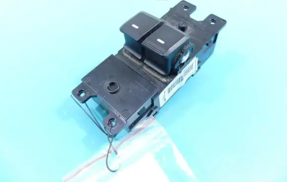 Hyundai i20 (GB IB) Electric window control switch 93570-C8040 IMPRK1297240