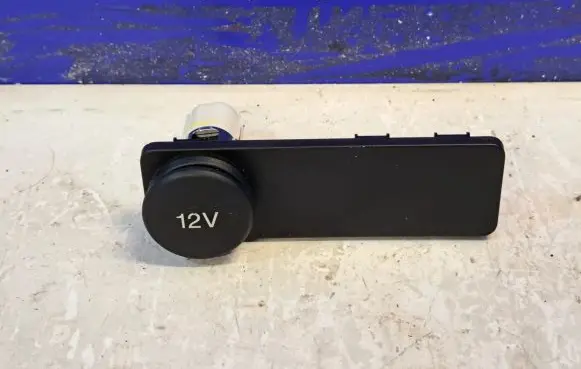 Jaguar XE Cigarette lighter FK7215K040BA