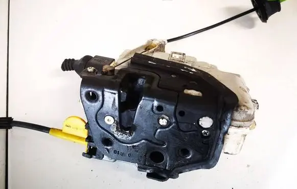 Mitsubishi Lancer X Front door lock 8j2837016a