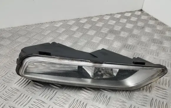 Volkswagen PASSAT B7 Front fog light