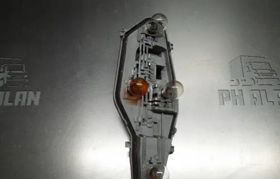 Citroen Berlingo Tail light bulb cover holder 5192