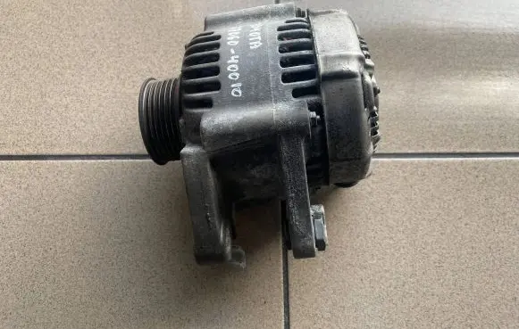Toyota Yaris Generator/alternator 27060-40010