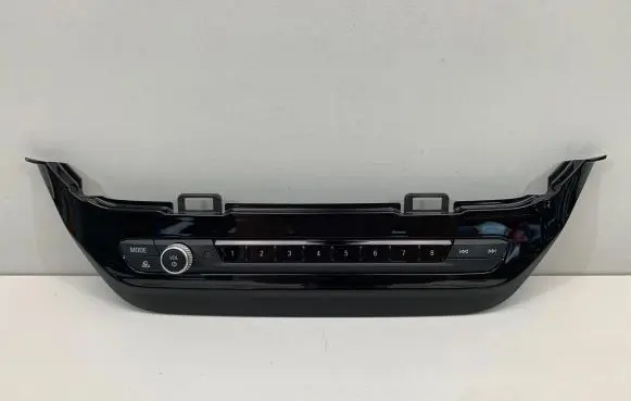 Head unit multimedia control