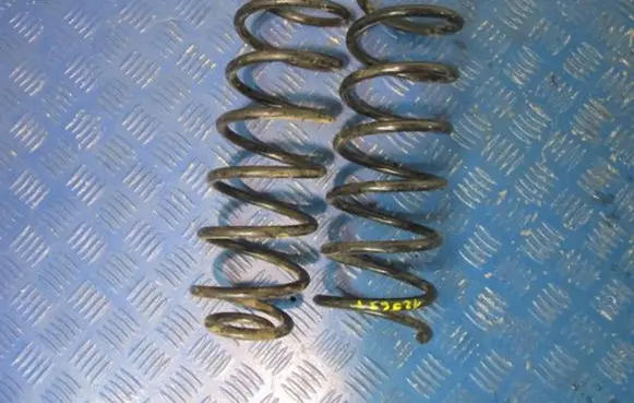 Volkswagen Golf III Rear coil spring