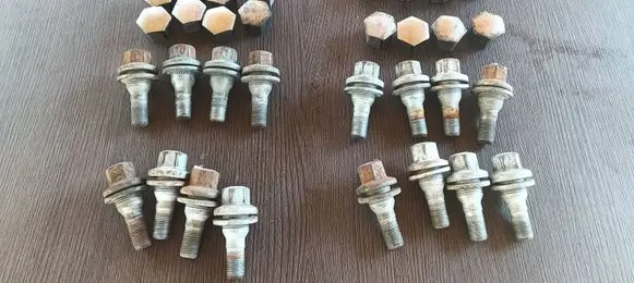 Citroen C4 II Nuts/bolts 