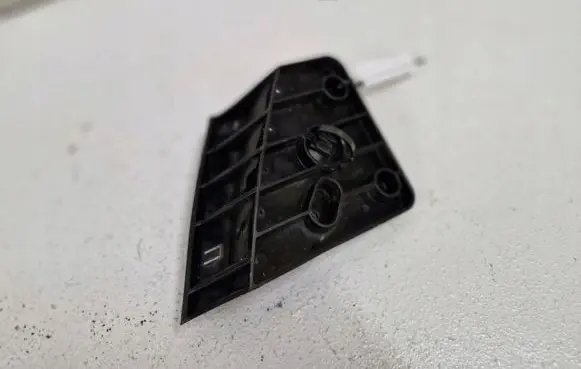 Nissan Qashqai Headlight/headlamp mounting bracket