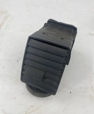 Volkswagen Transporter - Caravelle T5 Dash center air vent grill 7H0815705A