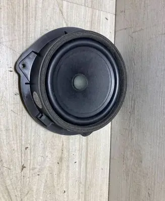 Audi Q3 F3 Rear door speaker 83A035411
