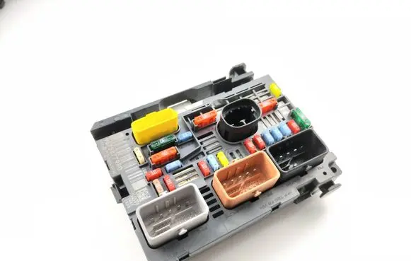 Citroen Berlingo Fuse box set 9675877980