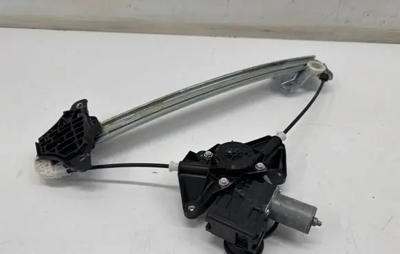 Toyota Yaris Cross Front door window regulator with motor 857100D460