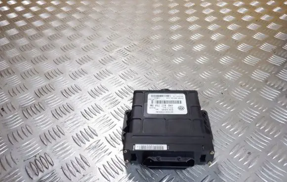 Volkswagen Touareg I Gearbox control unit/module 09D927750BM