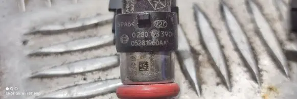 Dodge Challenger Fuel injector 0280158390