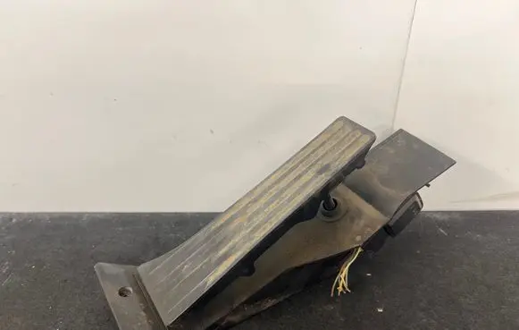 BMW 5 E60 E61 Accelerator throttle pedal 6766930