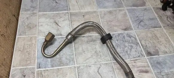 Mercedes-Benz E W210 Turbo turbocharger oiling pipe/hose