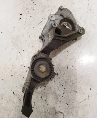 Volkswagen PASSAT B7 Engine mounting bracket 03L903143Q