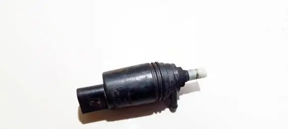 BMW 5 E39 Windscreen/windshield washer pump 67128377612 23557610