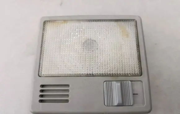 Audi A6 S6 C4 4A Front seat light 443947105E 443947159 135547