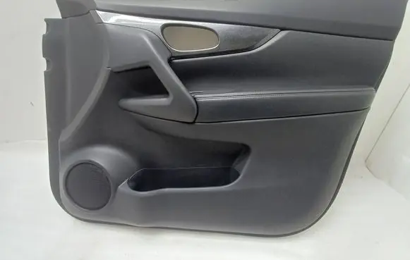 Nissan X-Trail T32 Front door card panel trim 809104CE0A