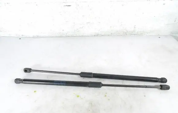 Skoda Rapid (NH) Shock absorber/damper mounting bracket 5JA827550D