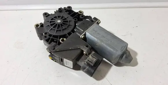Audi 100 S4 C4 Front door window regulator motor 119018113 05071961 4A0959801D