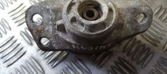 Volkswagen Golf V Coil spring mount 