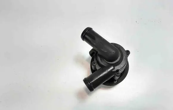 Volvo XC70 Electric auxiliary coolant/water pump 31332380