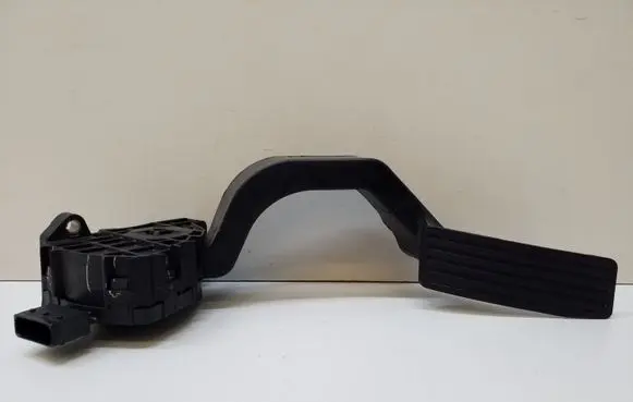 Jeep Cherokee Accelerator throttle pedal 04581652AD 66337E