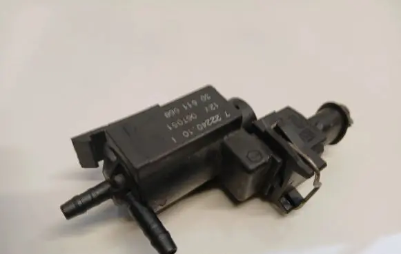Volvo S60 Turbo solenoid valve 30611668 06T051 72224010