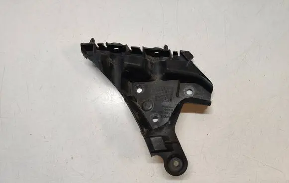 Front bumper mounting bracket