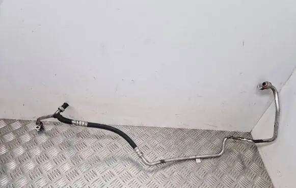 Jeep Grand Cherokee (WK) Air conditioning (A/C) pipe/hose