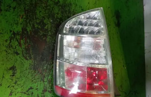 Toyota Prius (NHW20) Rear/tail lights