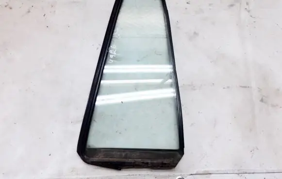 Rear vent window glass