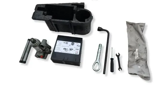 Mercedes-Benz Sprinter W906 Tool set 