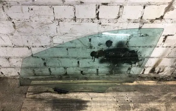 Hyundai i40 Front door window glass four-door