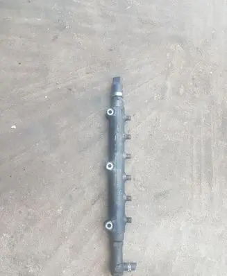 Volvo V70 Fuel distributor 