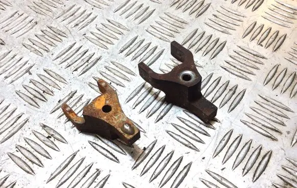 Land Rover Discovery Sport Fuel Injector clamp holder