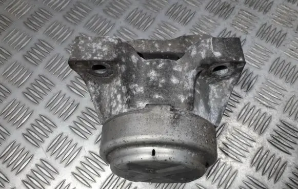 Ford Mondeo MK IV Engine mount bracket 6G916F01200 6G91-6F012-00