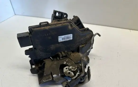 Audi A6 S6 C5 4B Rear door lock 4B0839015G