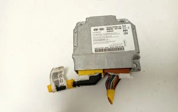 Hyundai Tucson TL Airbag control unit/module 95910D7130